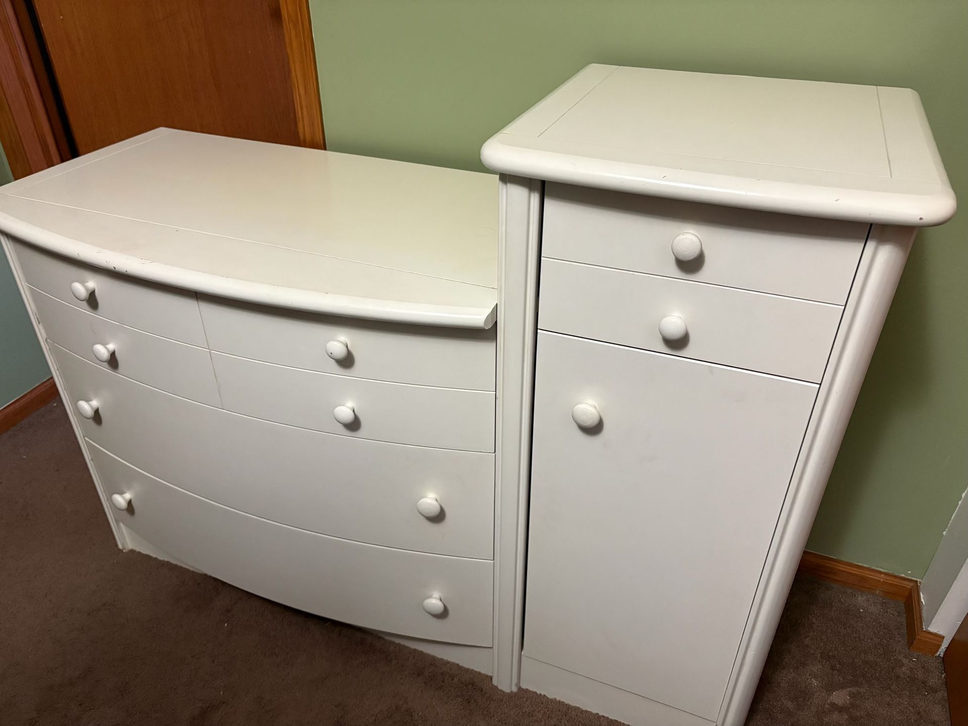 Dresser/ Changing Table