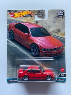 Hot Wheels Premium Car Culture Canyon Warriors ‘01 BMW M5