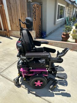 Electric wheelchair