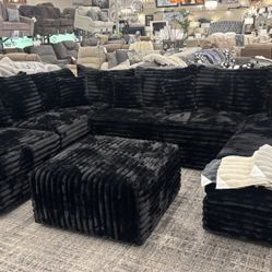4pc Sectional With Chaise 