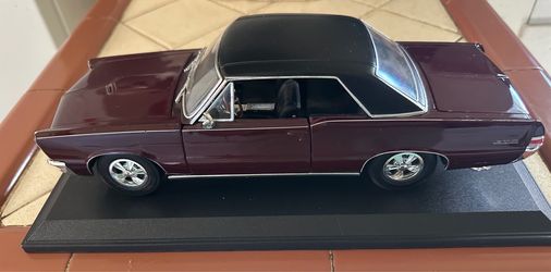 GTO - Pontiac - 1965 - Burgundy Die Cast Model - Collectible