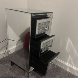 Small Mirrored Stand 