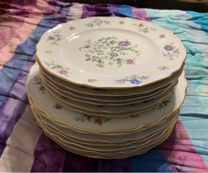 Vintage floral porcelain plates Vintage floral porcelain