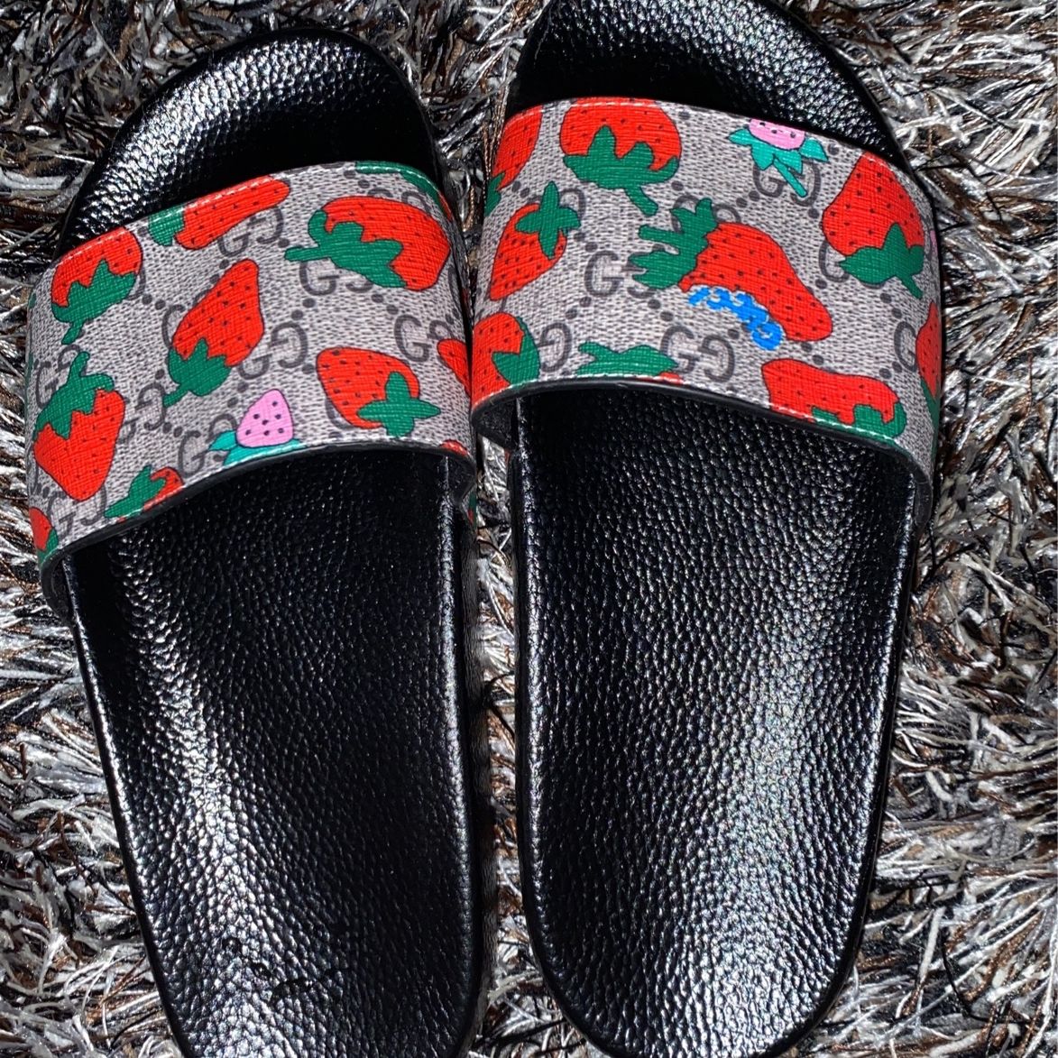 strawberry gucci slides