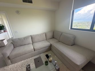 Modern Large Sectional Sofa – Excellent Condition