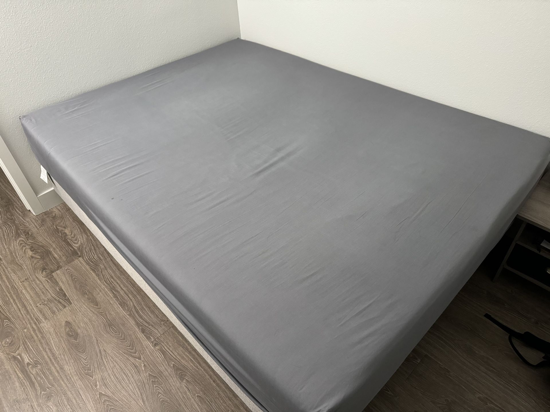 Queen Size Memory Foam Bed Mattress