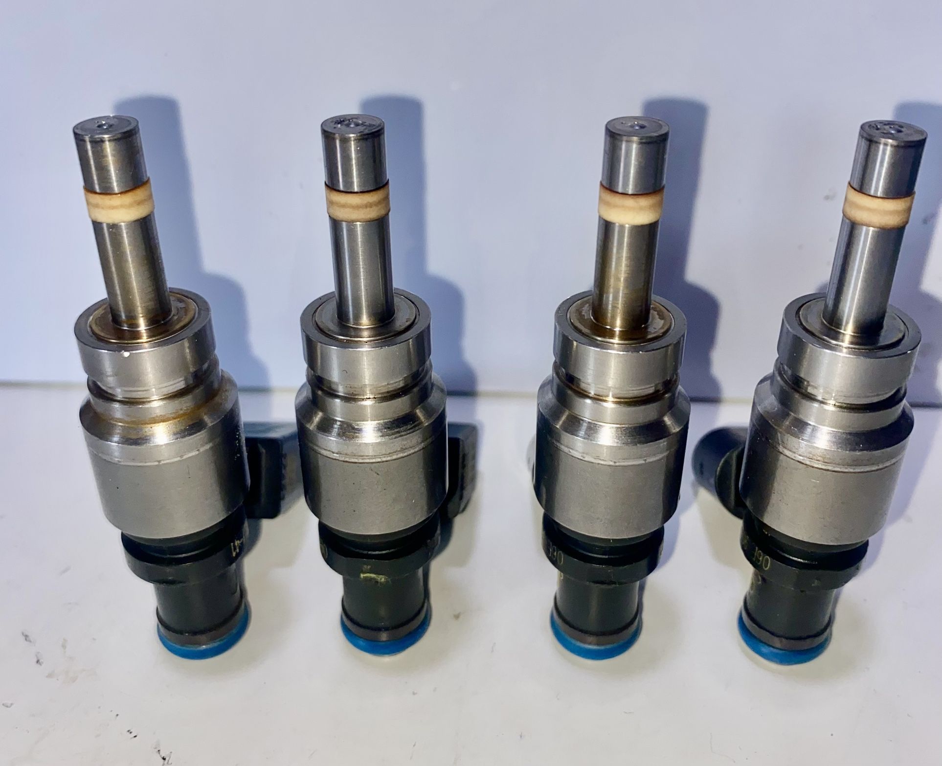 Used, Great Condition Set of 4X Fuel Injectors 06E906036C For Audi A4 A6 S6 S8 2.0L 3.2L 5.2L 05-11