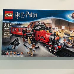LEGO Harry Potter Hogwarts Express 75955 . New