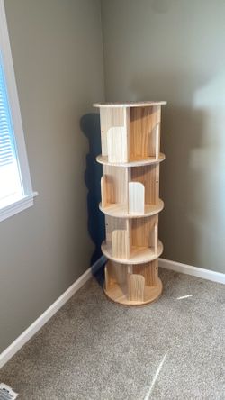 Like New Condition Spinning Bookshelf