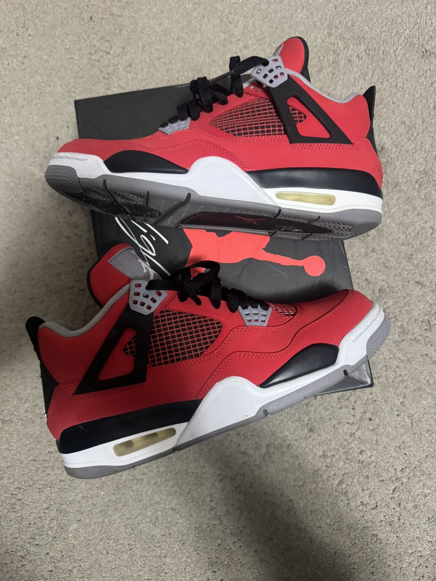 WORN ONCE JORDAN 4 TORO SIZE 10