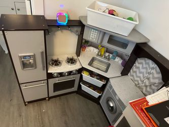 Play kitchen