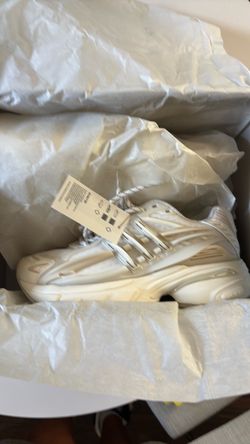 Adidas jellyfish virginia white 6.5 7.5
