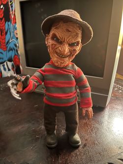 Freddy Krueger Nightmare on Elm Street Talking doll Mezco Toyz Mega Scale