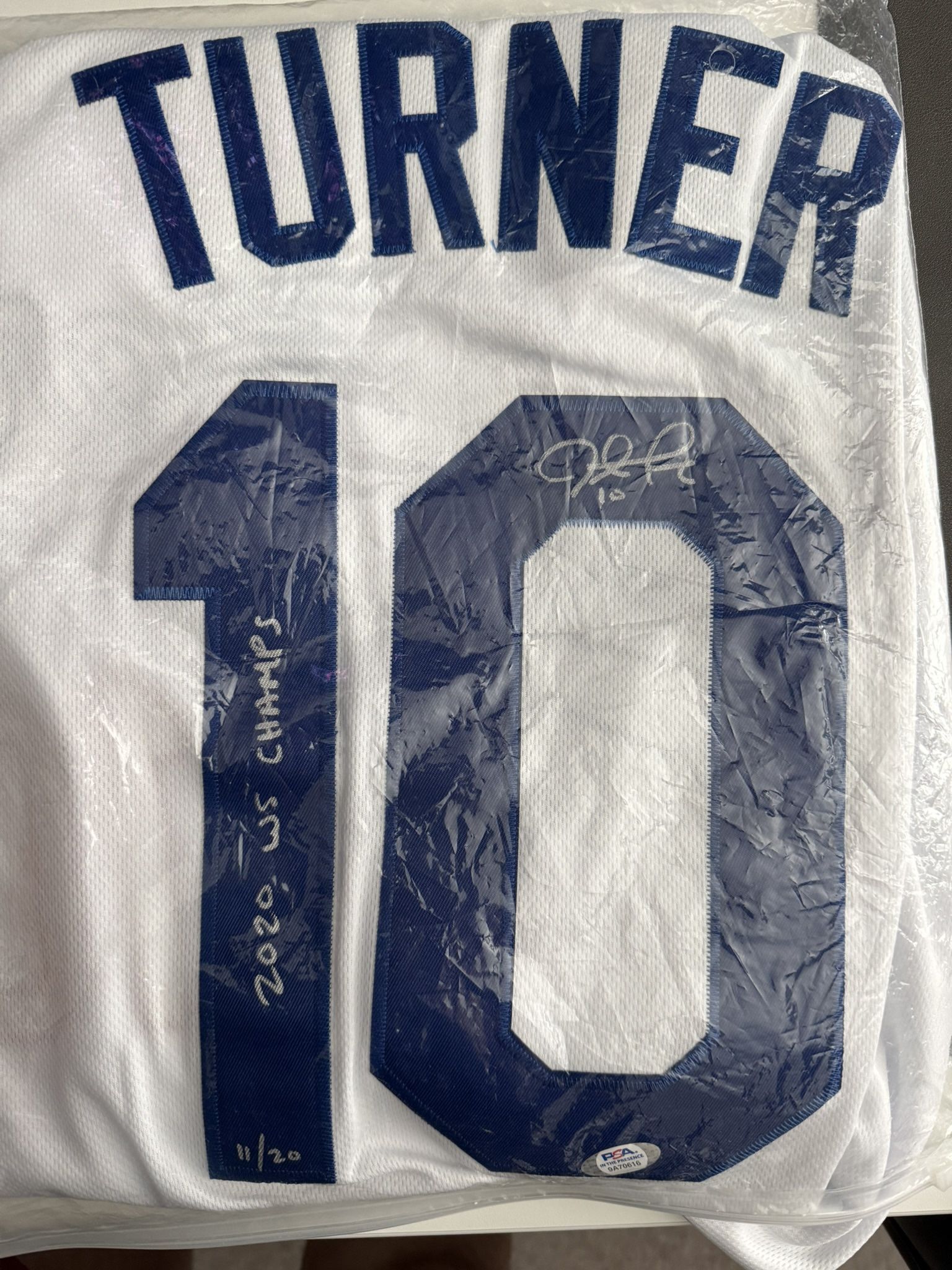 Signed Justin Turner LA Dodgers Jersey