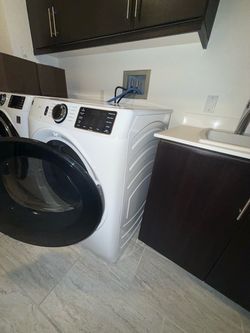 GE DRYER WHITE ELECTRIC LIKE NEW