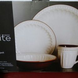 16 pieces nice set new