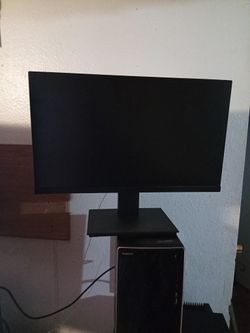 Dell Inspiron 3668 mini desktop, w/ Monitor