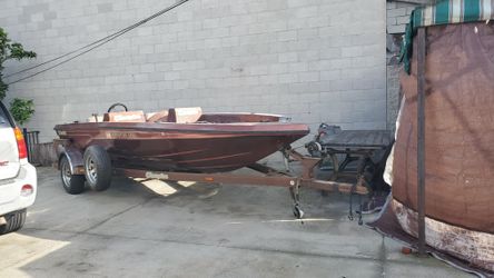 1986 Champion Bass Boat