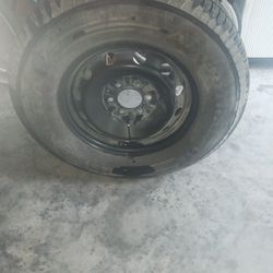 P265/70/R17  Tire (Ford Rim)