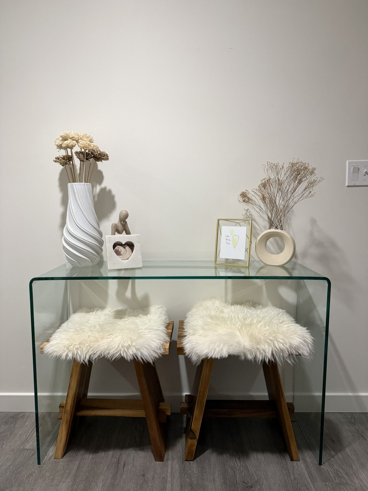 Crystal-Clear Glass Console Table - Rounded Edge Design‌