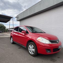2012 Nissan Versa Hatchback 
