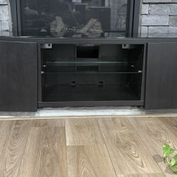 📌 Modern TV Stand with Glass Top – Excellent Condition
