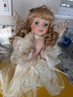 Beautiful The Knightsbridge Collection Porcelain Angel Doll