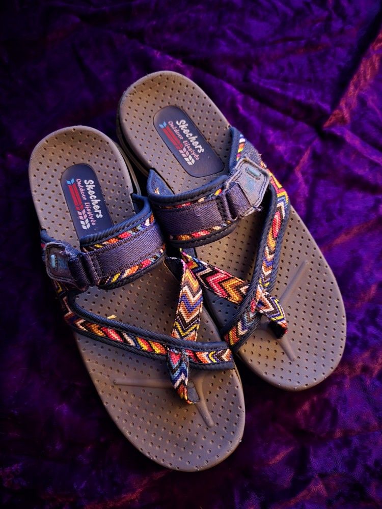 Size 9.5 Ladies Skeckers. $13