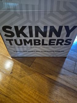 STRATA Skinny Tumblers 10 Pack 16oz Clear Double Wall Cups with Lids & Straws