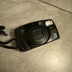 Pentax Zoom 105 Super 35mm film camera