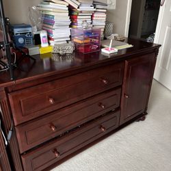 Bellini Furniture- Chest Of Drawers And Convertible Changing Table