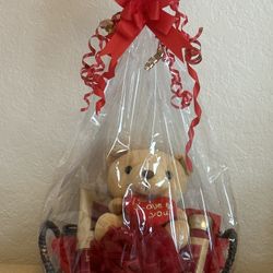 Mother’s Day Gift Basket With Beige I Love You Bear