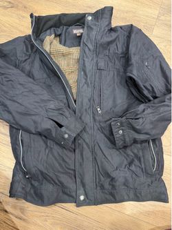 Michael Kors Men’s jacket size is M. Warm and durable some corrosion around the buttons and a small tear on the right bottom inside. Inside pockets #m