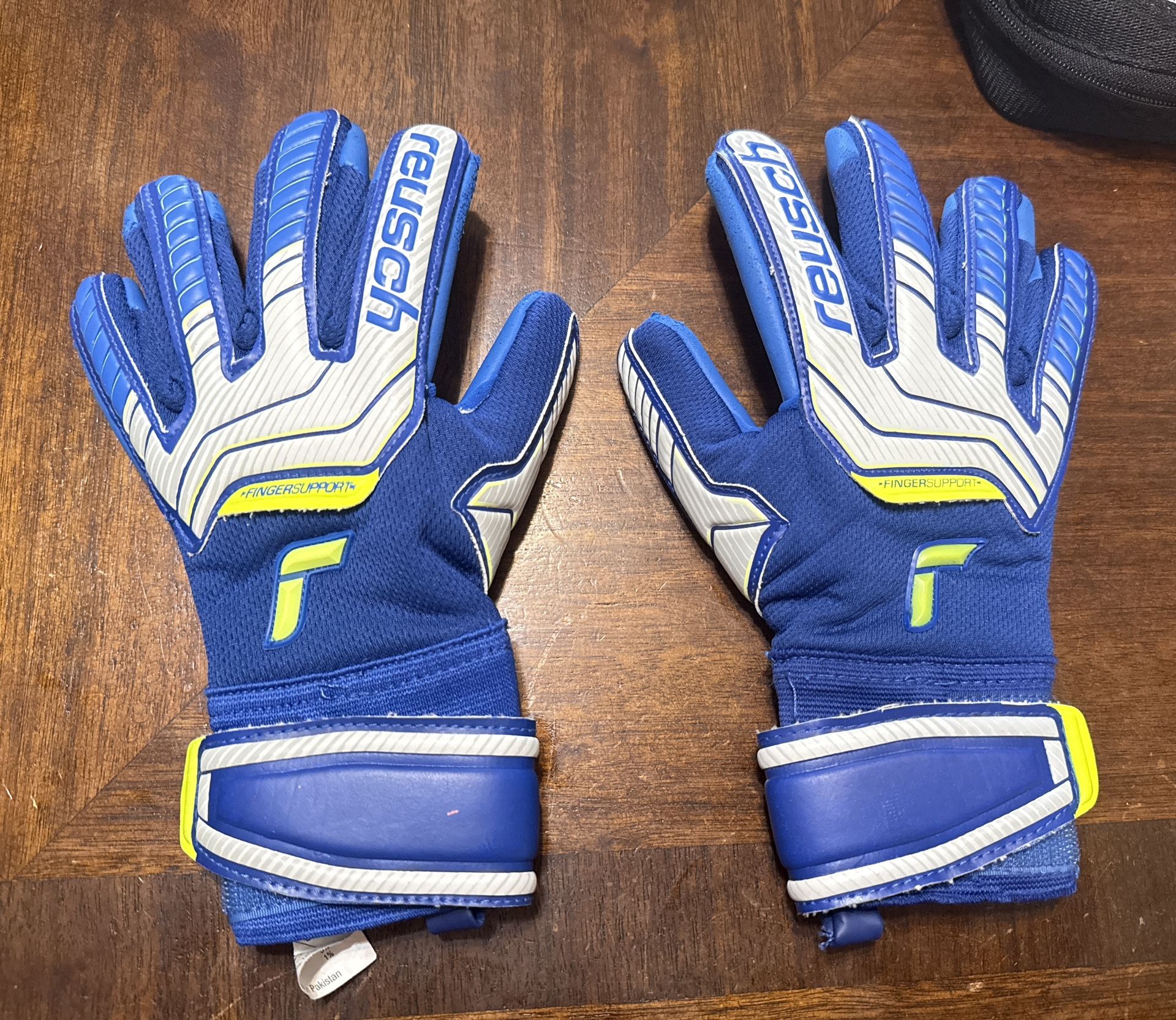Junior Goalkeeping Gloves