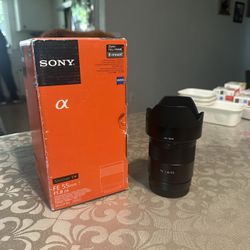Sony Zeiss 55mm F/1.8 - Camera Lens