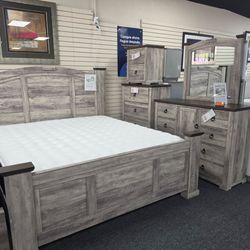 Queen bed frame dresser mirror chest night stand🚚WE DELIVER🚚