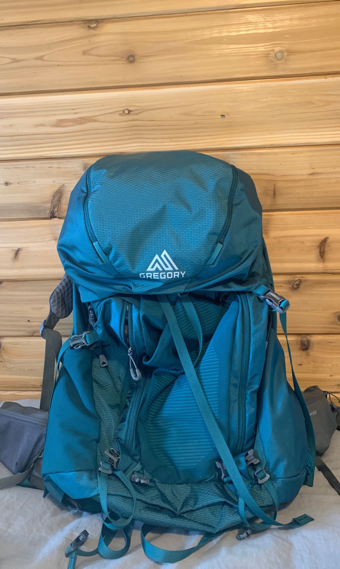 Gregory deva 70 backpacking pack for Sale in Redding, CA - OfferUp