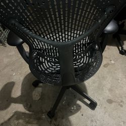 Herman Miller Mirra 1