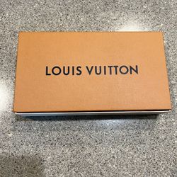 Never full Louis Vuitton purse for Sale in Laveen Village, AZ - OfferUp