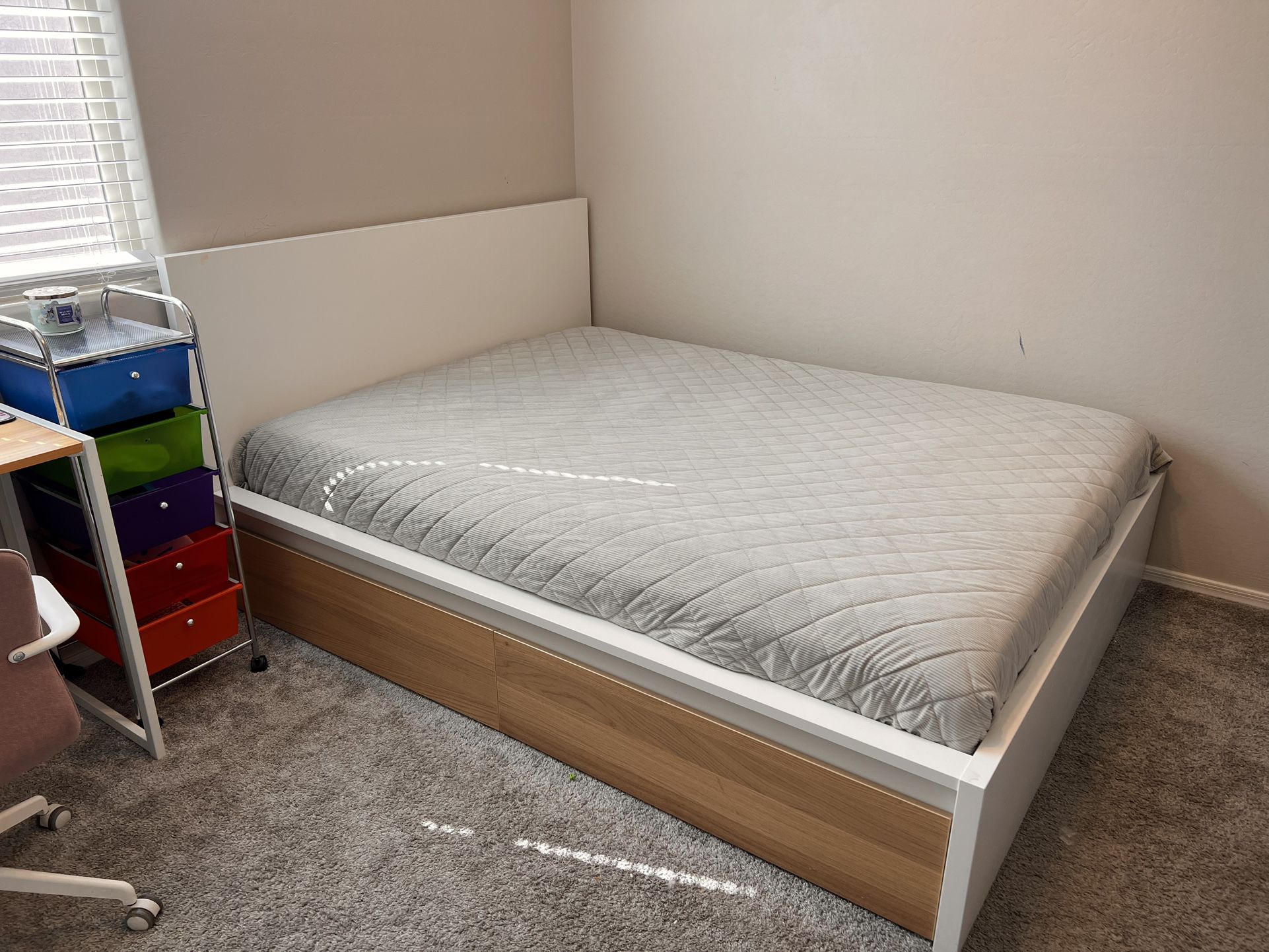 Queen mattress and Bed Frame with drawers 