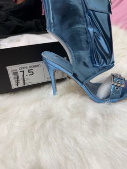 Blue heels size 7.5
