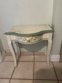 Decorative table
