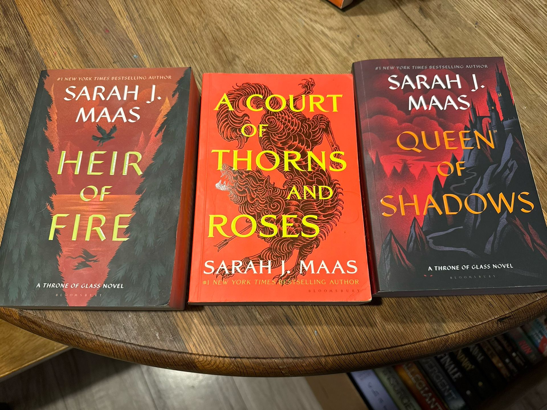 Sarah J Maas