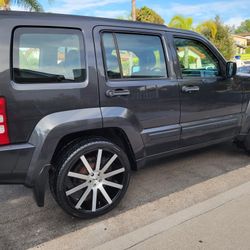 (11) Jeep Liberty, 4x4, Low Miles, Clean Title, Smogged, 22"rims, Runs And Drives Great
