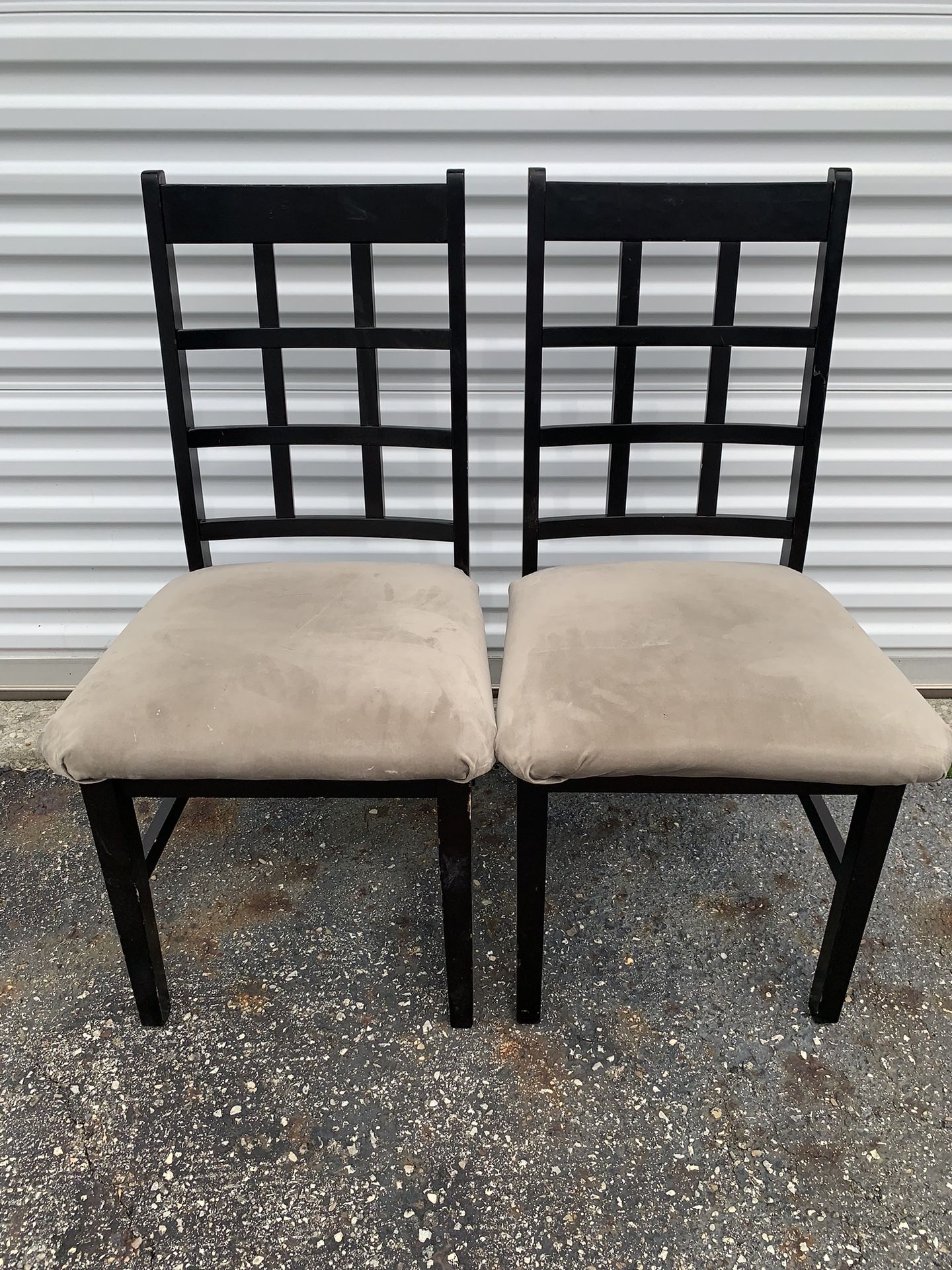 Set of 2 Wooden Padded Kitchen Chairs in Black/Tan 