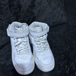 Nike Size 1Y 