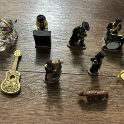 Collectible Figurines 