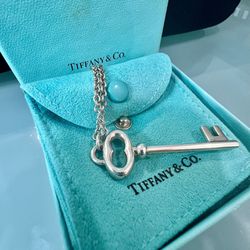 Tiffany & Co Sterling Silver Key To Your Heart Pendant/Necklace Box And Papers “L@@K”