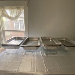 4 Serving Trays With Base