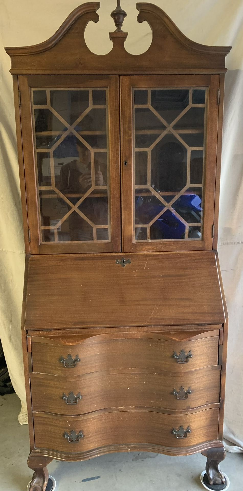 Secretary, Hutch